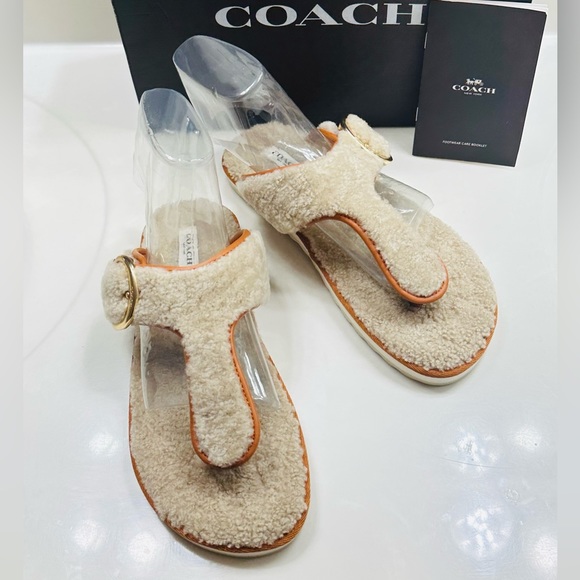 😁SOLD😁 Authentic Coach Women’s Beige & Brown Fuzzy Thong Sandals  10B - Picture 5 of 13